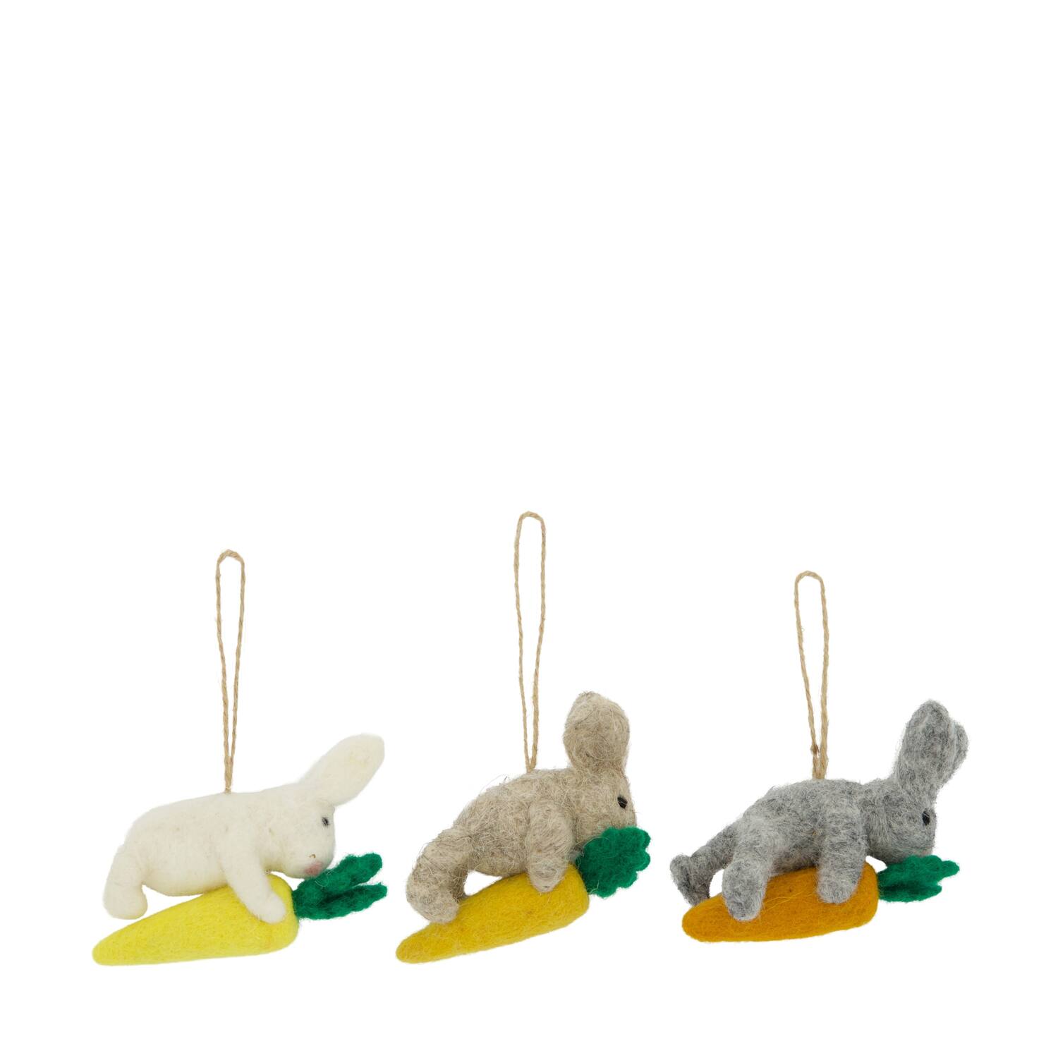 Hanger rabbit on carrot wool 10x4x9cm C/3