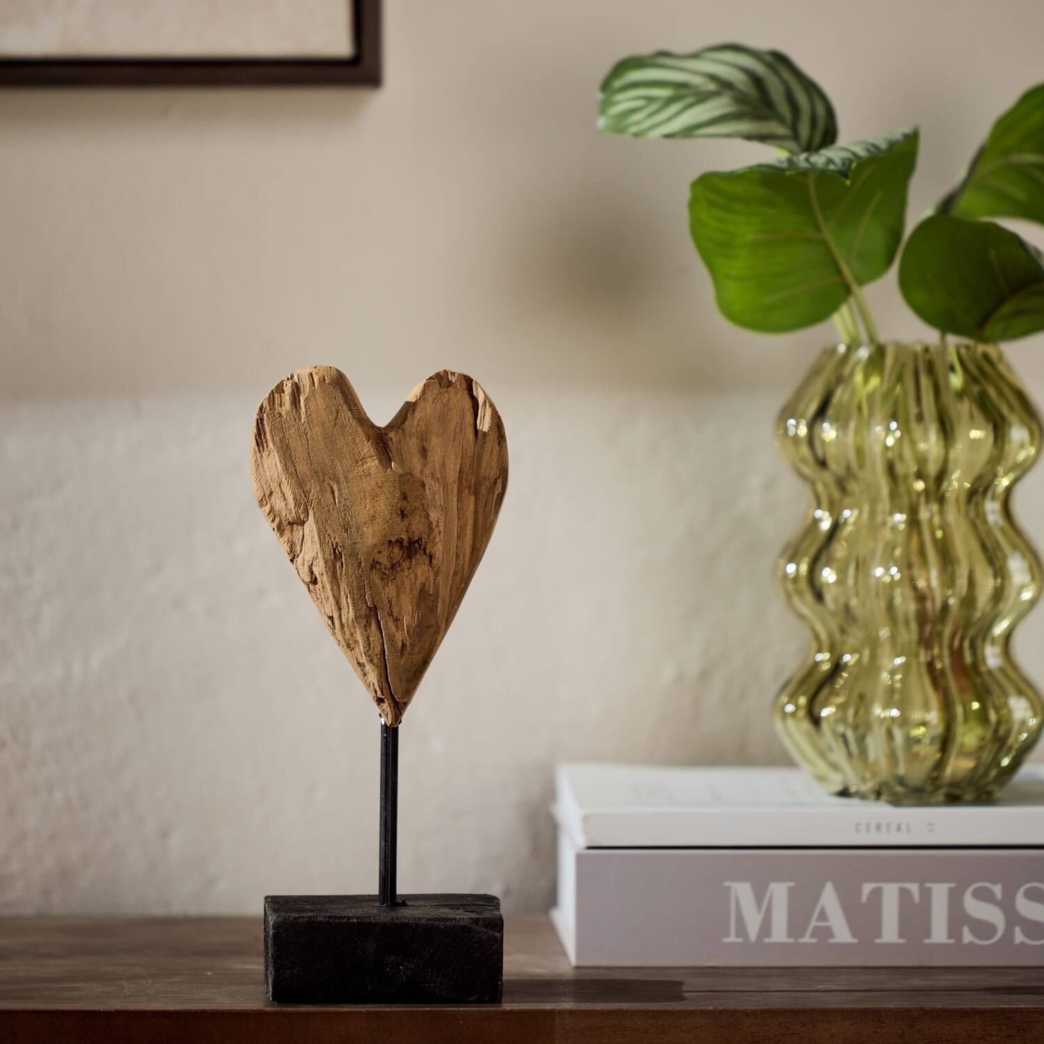 Hart op standaard - Teakhout - 26x13x10 cm - Natuurlijk