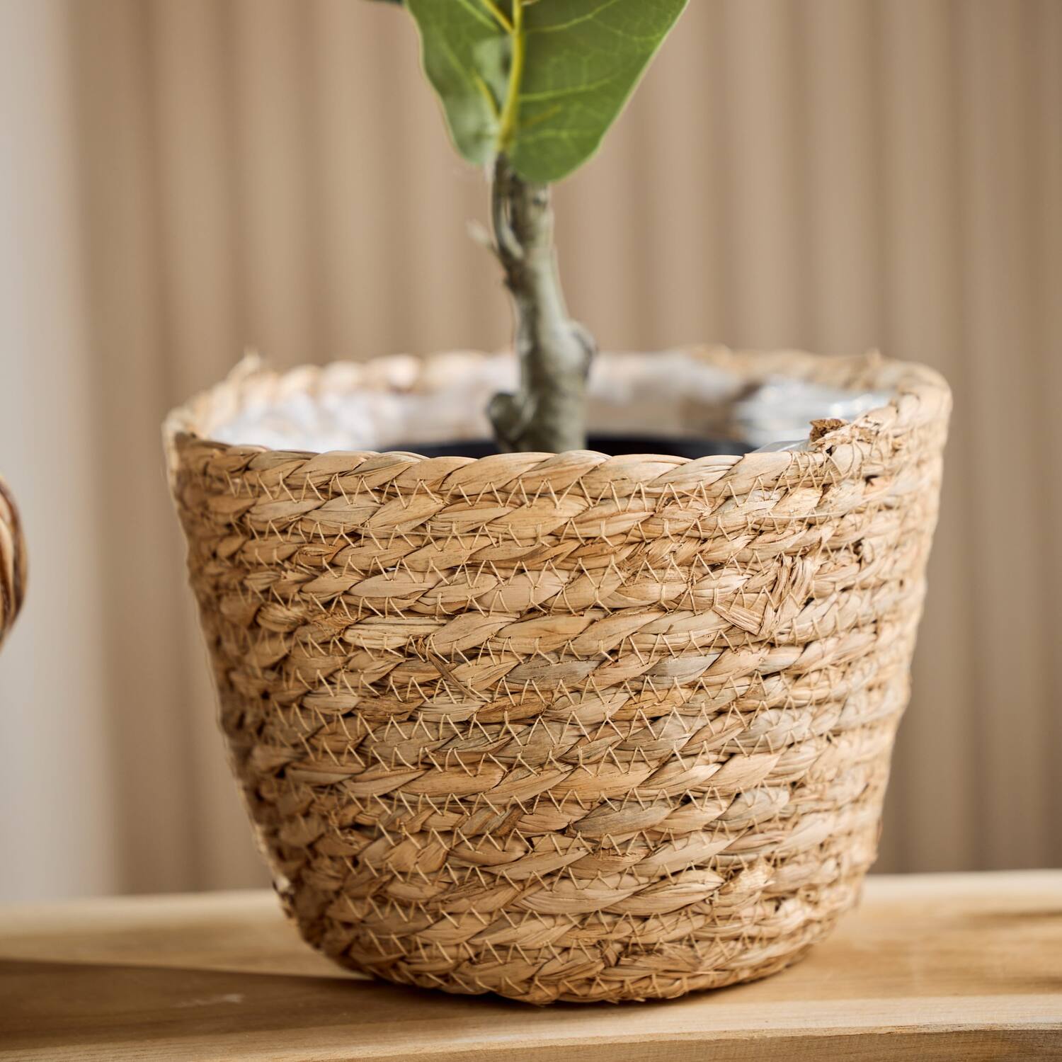 Basket round seagrass with plastic 19x19x18cm- Natural